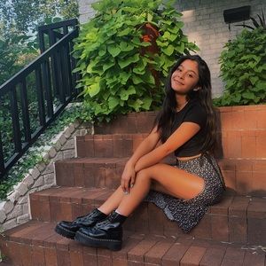 Meet your Posher, Moya